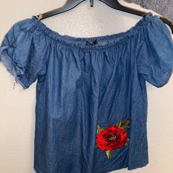 Forever 21 Tops - Off the shoulder shirt Forever 21 Tops - Off the shoulder shirt